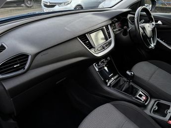 Vauxhall Grandland X 1.2 Turbo SE SUV 5dr Petrol Manual Euro 6 (s/s) (130 ps)