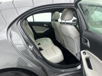 Mercedes-Benz A Class 1.5 A180d Sport (Premium Plus) Hatchback 5dr Diesel 7G-DCT Euro 