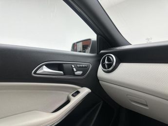 Mercedes-Benz A Class 1.5 A180d Sport (Premium Plus) Hatchback 5dr Diesel 7G-DCT Euro 