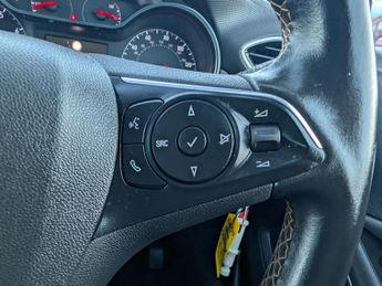 Vauxhall Crossland X 1.2 Elite SUV 5dr Petrol Manual Euro 6 (83 ps)
