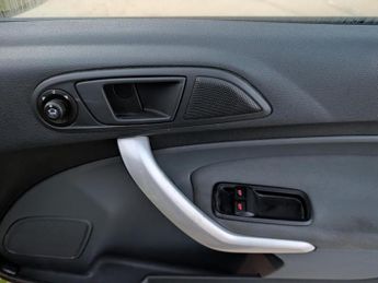 Ford Fiesta 1.25 Zetec Hatchback 5dr Petrol Manual (133 g/km, 81 bhp)