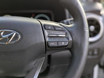 Hyundai KONA 64kWh Premium SUV 5dr Electric Auto (10.5kW Charger) (204 ps)