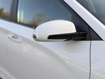 Hyundai KONA 64kWh Premium SUV 5dr Electric Auto (10.5kW Charger) (204 ps)