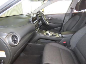 Hyundai KONA 64kWh Premium SUV 5dr Electric Auto (10.5kW Charger) (204 ps)