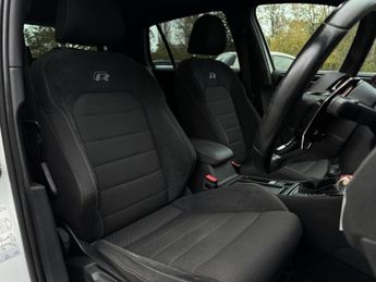 Volkswagen Golf 2.0 TSI R Hatchback 5dr Petrol DSG 4Motion Euro 6 (s/s) (310 ps)