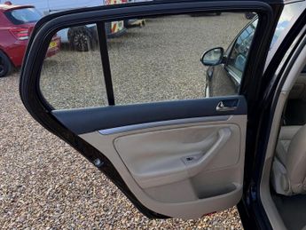 Volkswagen Golf 2.0 TDI GT Hatchback 5dr Diesel DSG (159 g/km, 138 bhp)