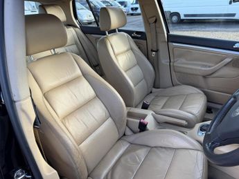 Volkswagen Golf 2.0 TDI GT Hatchback 5dr Diesel DSG (159 g/km, 138 bhp)