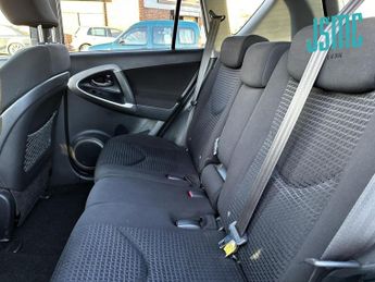 Toyota RAV4 2.0 XT-R SUV 5dr Petrol Automatic 4WD (212 g/km, 150 bhp)