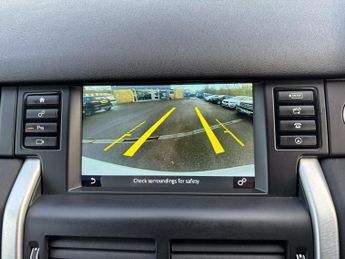 Land Rover Discovery Sport 2.0 TD4 HSE Black SUV 5dr Diesel Auto 4WD Euro 6 (s/s) (180 ps)