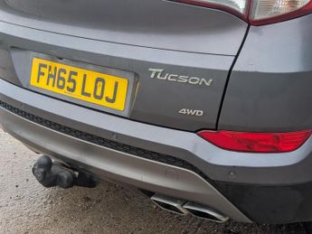 Hyundai TUCSON 2.0 CRDi Premium SUV 5dr Diesel Auto 4WD Euro 6 (185 ps)