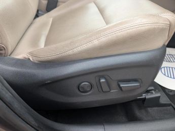 Hyundai TUCSON 2.0 CRDi Premium SUV 5dr Diesel Auto 4WD Euro 6 (185 ps)