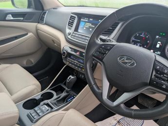 Hyundai TUCSON 2.0 CRDi Premium SUV 5dr Diesel Auto 4WD Euro 6 (185 ps)