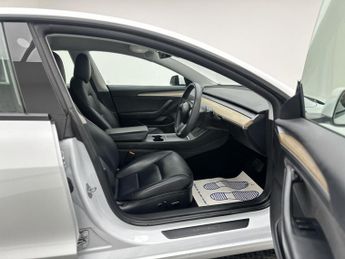 Tesla Model 3 Standard Range Plus Saloon 4dr Electric Auto RWD (241 bhp)