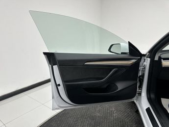 Tesla Model 3 Standard Range Plus Saloon 4dr Electric Auto RWD (241 bhp)