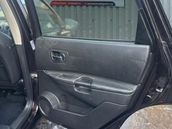 Nissan Qashqai+2 2.0 Tekna SUV 5dr Petrol CVT 4WD Euro 5 (140 ps)