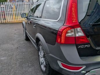 Volvo XC70 2.4 D5 SE Lux Estate 5dr Diesel Geartronic AWD Euro 5 (215 ps)