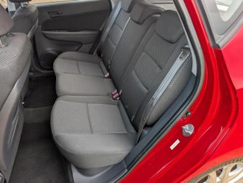 Hyundai i30 1.6 Comfort Hatchback 5dr Petrol Manual Euro 5 (124 bhp)