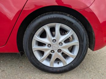 Hyundai i30 1.6 Comfort Hatchback 5dr Petrol Manual Euro 5 (124 bhp)