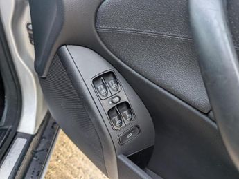 Mercedes-Benz C Class 1.8 C180 Kompressor Classic SE Saloon 4dr Petrol Automatic (193 