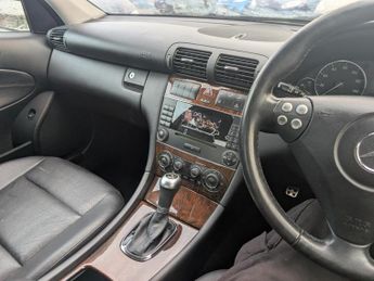 Mercedes-Benz C Class 1.8 C180 Kompressor Classic SE Saloon 4dr Petrol Automatic (193 