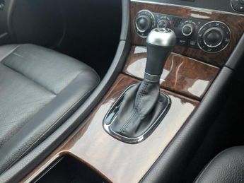 Mercedes-Benz C Class 1.8 C180 Kompressor Classic SE Saloon 4dr Petrol Automatic (193 