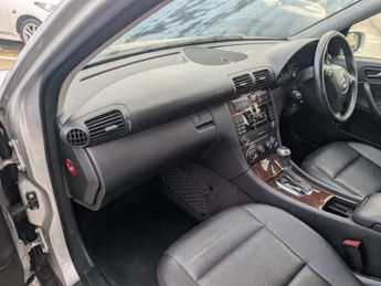 Mercedes-Benz C Class 1.8 C180 Kompressor Classic SE Saloon 4dr Petrol Automatic (193 