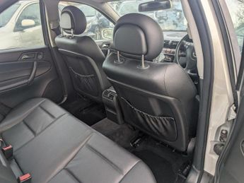 Mercedes-Benz C Class 1.8 C180 Kompressor Classic SE Saloon 4dr Petrol Automatic (193 