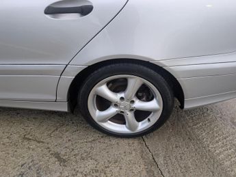 Mercedes-Benz C Class 1.8 C180 Kompressor Classic SE Saloon 4dr Petrol Automatic (193 