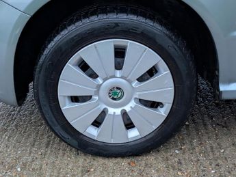 Skoda Fabia 1.2 HTP 12V Ambiente Hatchback 5dr Petrol Manual (140 g/km, 64 b