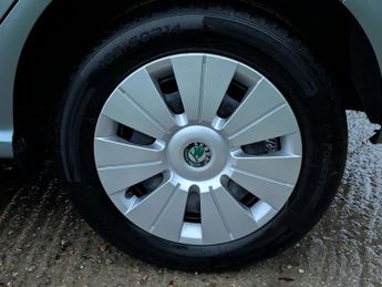 Skoda Fabia 1.2 HTP 12V Ambiente Hatchback 5dr Petrol Manual (140 g/km, 64 b