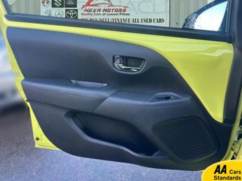 Toyota AYGO 1.0 VVT-i x-cite 3 Yellow Bi-Tone Hatchback 5dr Petrol x-shift E