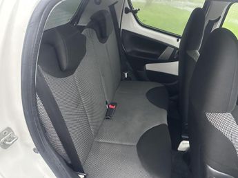 Toyota AYGO 1.0 VVT-i Fire Hatchback 5dr Petrol MultiMode Euro 5 (a/c) (67 p