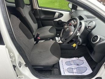 Toyota AYGO 1.0 VVT-i Fire Hatchback 5dr Petrol MultiMode Euro 5 (a/c) (67 p