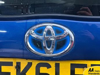 Toyota Prius 1.8 VVT-h T3 Hatchback 5dr Petrol Hybrid CVT Euro 5 (s/s) (136 p
