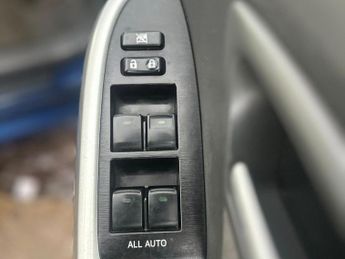 Toyota Prius 1.8 VVT-h T3 Hatchback 5dr Petrol Hybrid CVT Euro 5 (s/s) (136 p