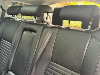 Land Rover Discovery Sport 2.0 TD4 HSE Luxury SUV 5dr Diesel Auto 4WD Euro 6 (s/s) (180 ps)