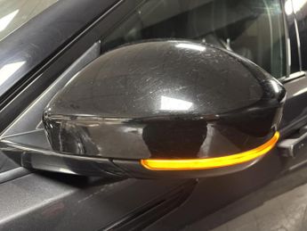 Land Rover Range Rover Velar 2.0 P300 R-Dynamic S SUV 5dr Petrol Auto 4WD Euro 6 (s/s) (300 p