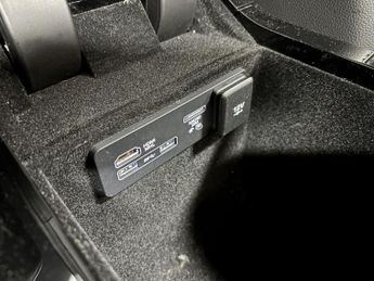 Land Rover Range Rover Velar 2.0 P300 R-Dynamic S SUV 5dr Petrol Auto 4WD Euro 6 (s/s) (300 p