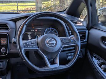 Nissan Leaf 39kWh Tekna Hatchback 5dr Electric Auto (150 ps)