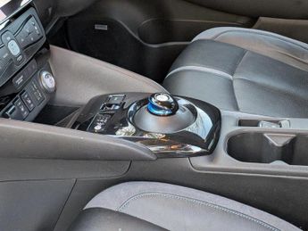 Nissan Leaf 39kWh Tekna Hatchback 5dr Electric Auto (150 ps)