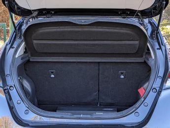 Nissan Leaf 39kWh Tekna Hatchback 5dr Electric Auto (150 ps)