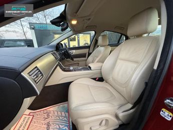 Jaguar XF 2.2d Luxury Saloon 4dr Diesel Auto Euro 5 (s/s) (190 ps)