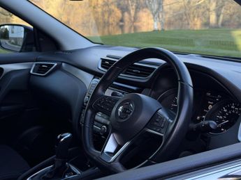 Nissan Qashqai 1.3 DIG-T N-Connecta SUV 5dr Petrol DCT Auto Euro 6 (s/s) (160 p