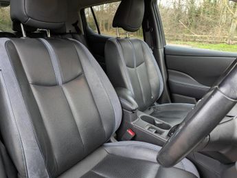 Nissan Leaf 40kWh Tekna Hatchback 5dr Electric Auto (150 ps)