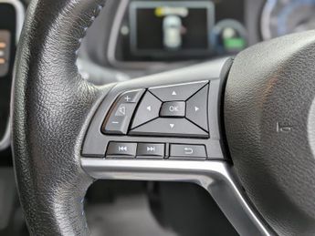 Nissan Leaf 40kWh Tekna Hatchback 5dr Electric Auto (150 ps)