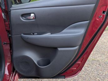 Nissan Leaf 40kWh Tekna Hatchback 5dr Electric Auto (150 ps)