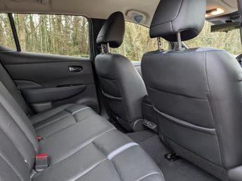 Nissan Leaf 40kWh Tekna Hatchback 5dr Electric Auto (150 ps)