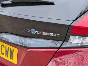 Nissan Leaf 40kWh Tekna Hatchback 5dr Electric Auto (150 ps)