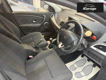 Renault Megane 1.5 dCi Dynamique Hatchback 5dr Diesel Manual Euro 4 (106 ps)
