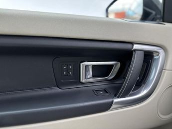 Land Rover Discovery Sport 2.0 TD4 HSE Luxury SUV 5dr Diesel Auto 4WD Euro 6 (s/s) (180 ps)